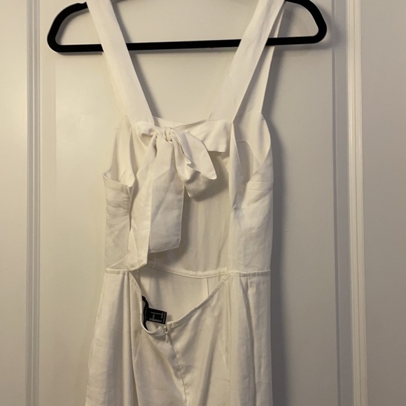*NWOT* White Long Jumpsuit - Picture 3 of 5